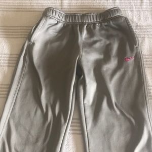 Girls size Medium Nike sweatpants. Gray.